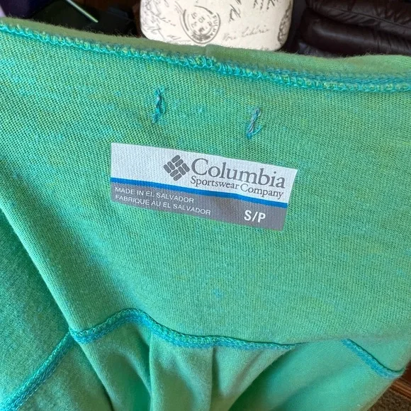 Woman’s Columbia green light cardigan - Picture 2 of 16